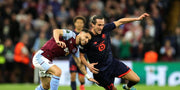 2-1: El Dibu salva al Aston Villa de Emery